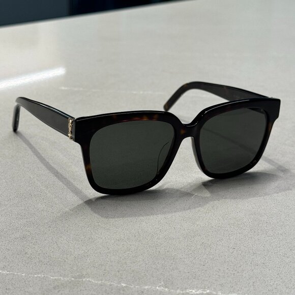 Yves Saint Laurent sunglasses - Picture 1 of 4